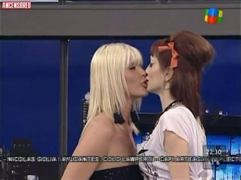 Naked Nazarena Vélez in Un Mundo Perfecto