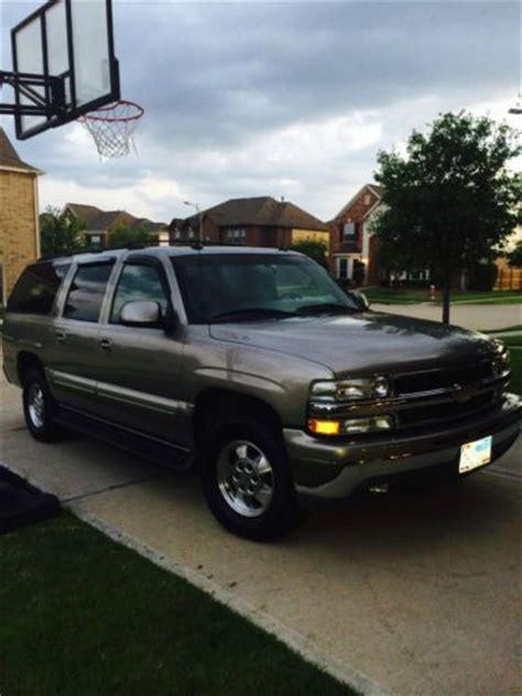 Purchase Used 09 Suburban 4X4 LT Leather Sunroof DVD Bose Clean