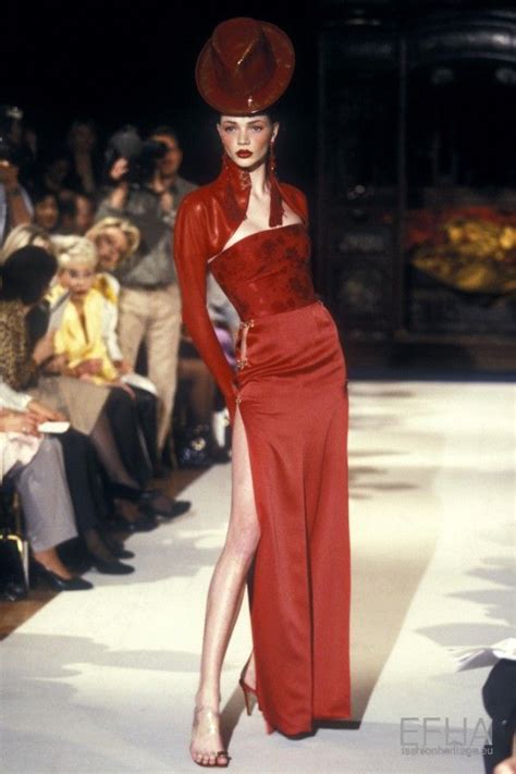 Christian Dior Autumn Winter 1997 Womenswear Jodie Kidd In 2020