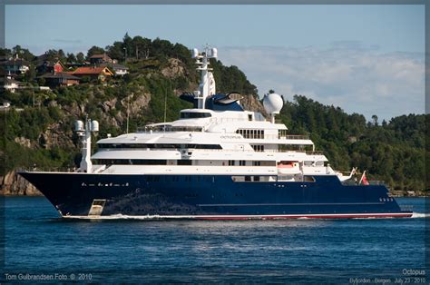 Octopus Paul Allen S Yacht Bulit In Is Back To Berge Flickr