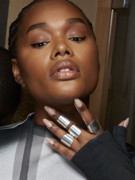 Unghie Nude Tante Idee Per Una Manicure Sofisticata E Senza Tempo The Wom Beauty