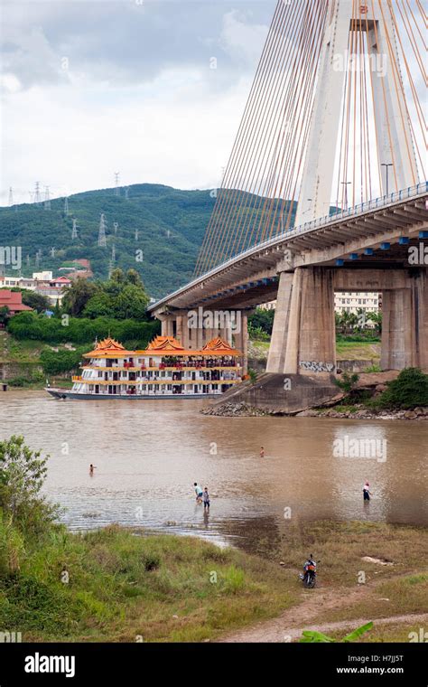 Jinghong China Mekong Hi Res Stock Photography And Images Alamy