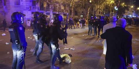 Abascal Enciende Manifestaciones PSOE Sin Responsabilidad Columna