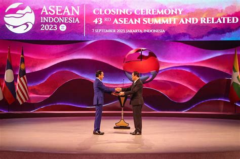 Hasil Ktt Asean Pusat Pertumbuhan Ekonomi Dan Kemitraan Strategis