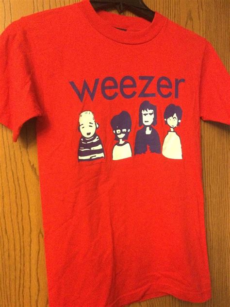 Weezer 2000 Red Shirt S Giant Gem