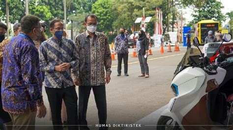 Spesifikasi Lengkap Skuter Listrik Gesits Yang Dipakai Gojek Otomotif