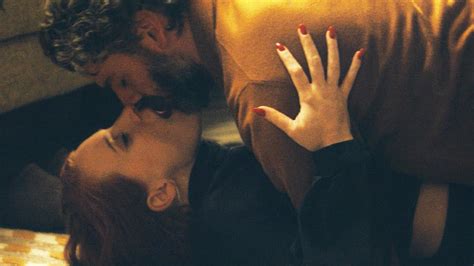 Scenes From A Marriage Kissing Scene — Mira And Jonathan Jessica Chastain And Oscar Isaac