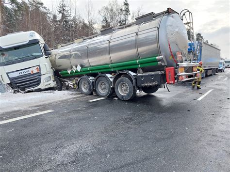 Region Zdarzenie Drogowe Z Udzia Em Cysterny Na Autostradzie A Iknw