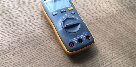 Fluke 101 vs. 107: Which Multimeter is Better? - ElectronicsHacks