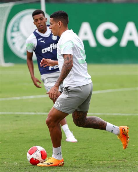 Mayke Treina O Grupo Na Reapresenta O Do Palmeiras Visando O