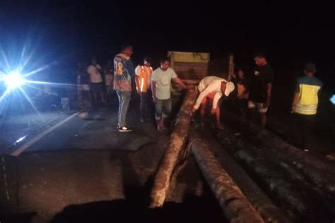 Foto Sempat Terputus Jembatan Penghubung 3 Kabupaten Di Pulau Seram