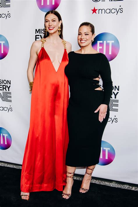 Pregnant Karlie Kloss Dons Red Schiaparelli Jumpsuit At Fit S Event