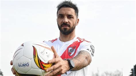 La Nueva Vida De Scocco Y Su Compromiso Con Hughes Fc