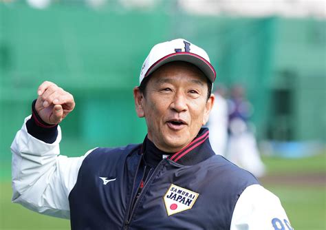 【wbc】栗山英樹監督がソフトバンク王会長の激励受ける 第1回wbc優勝監督のイズム注入 Wbc2023写真ニュース 日刊スポーツ