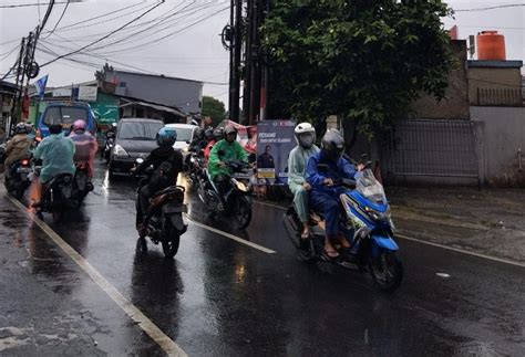 Prakiraan Cuaca Jakarta 19 April 2024 Jaksel Dan Jaktim Hujan Petir