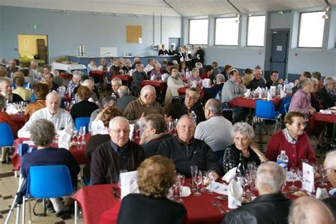 Cent Soixante Personnes Au Repas Du Ccas Dornes