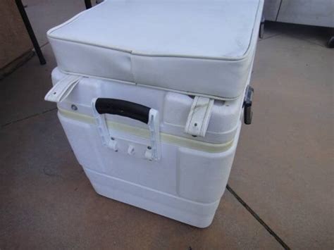 Igloo Marine Elite Coolers 54 72 94 And 162 Qts Bloodydecks