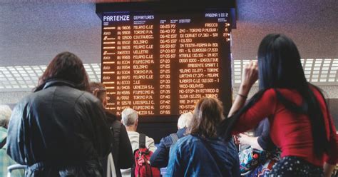 Altro Che Chiodo Treni In Tilt Il Sistema Elettrico Di Riserva Il