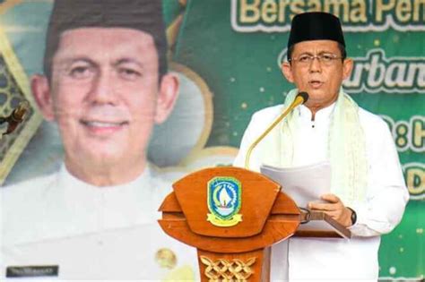 Khatib Sholat Idul Adha Gubernur Ansar Bawa Pesan Ibadah Kurban Wujud