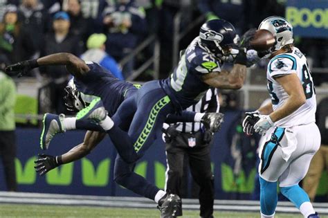 Seattle Seahawks S Earl Thomas Nearing Total Recovery After Broken Leg