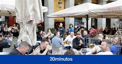 Los Vecinos De Plaza Mayor Indignados Ante La Llegada De Los