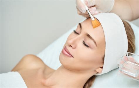 Chemical Peels Vs Facials What Is The Difference Bright Eye Spa And Medical Aesthetics