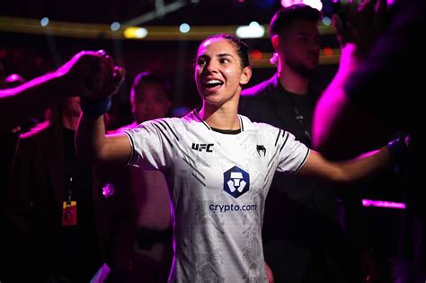 Ariane Da Silva Welcomes Enemy Territory Energy At Ufc Edmonton Mma Fighting