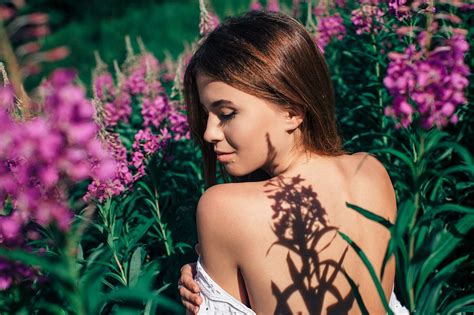 Wallpaper Flowers Bare Shoulders Face Plants Brunette Women Outdoors Shadow 1920x1280