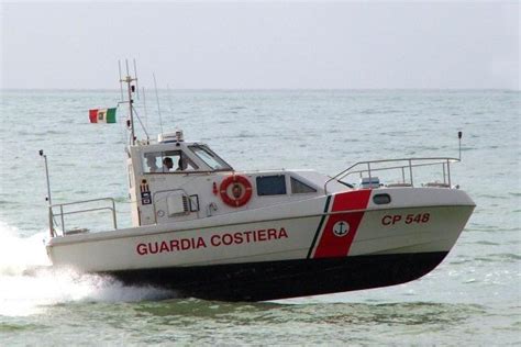 San Felice Scontro In Mare Tra Un Motoscafo E Una Barca A Vela