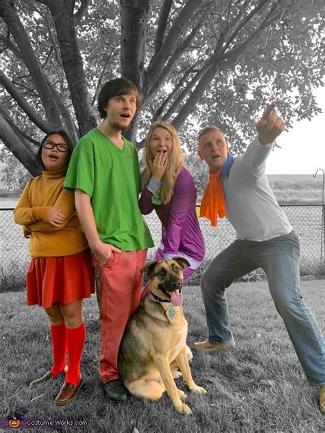 Scooby Doo Gang Costume | Mind Blowing DIY Costumes - Photo 3/3