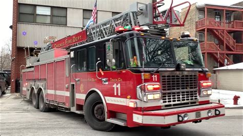 Chicago Fire Department Truck 11 And Ambulance 4 Responding Youtube