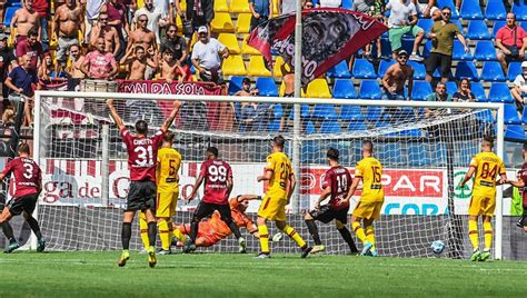 Serie B La Reggina Batte Il Cittadella E Resta Al Comando Con Il