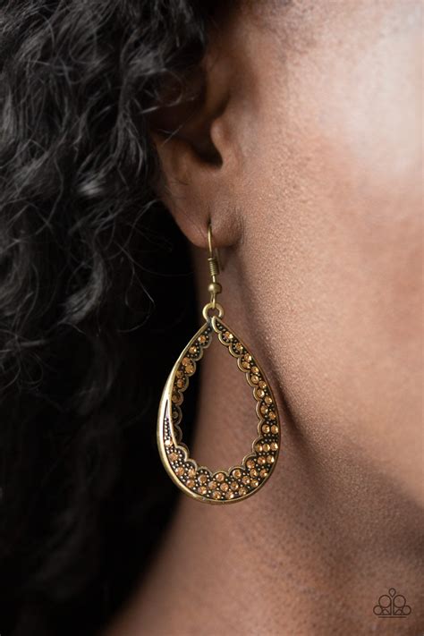 Paparazzi Vintage Vault Royal Treatment Brass Earrings