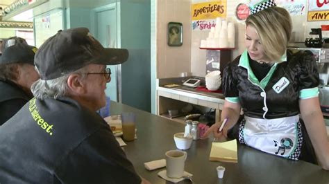 Mel's Diner in Phoenix picked as Arizona's most 'iconic' diner | 12news.com