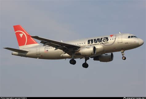 N358NB Northwest Airlines Airbus A319 114 Photo by parisot frédéric