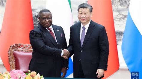 Le Pr Sident Chinois Xi Jinping S Entretient Avec Le Pr Sident Sierra