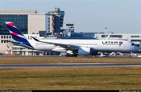 A7 AMB Qatar Airways Airbus A350 941 Photo By Kris Van Craenenbroeck