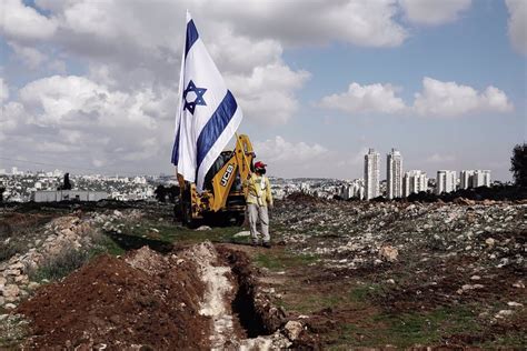 Colonos Lanzan Piedras Y Cócteles Molotov A Las Fuerzas De Israel