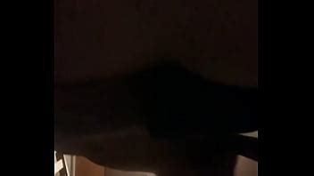 Esposa engaña a su marido con un hombre divertido mientras el marido no está en casa XVIDEOS