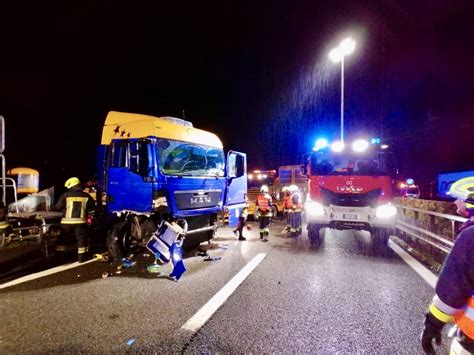 N Chtlicher Lkw Unfall Auf A Fordert Schwerverletzten S Dtirol News