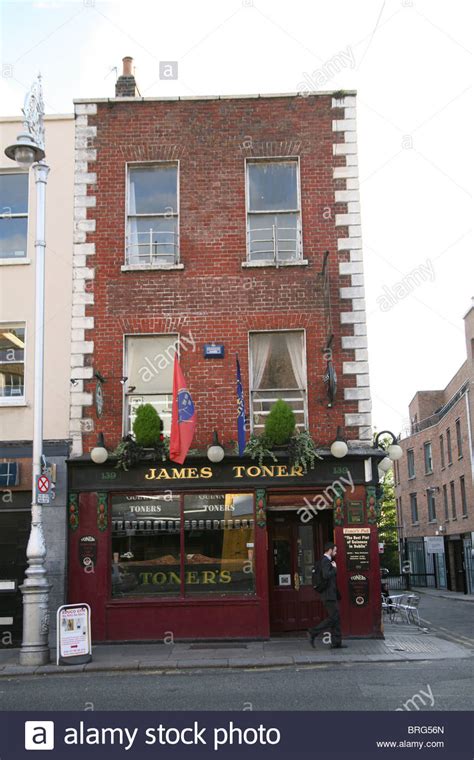 Toner's pub dublin hi-res stock photography and images - Alamy