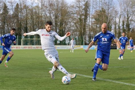 Dreikampf An Der Spitze Wer Wird Wann Meister Oberliga Info