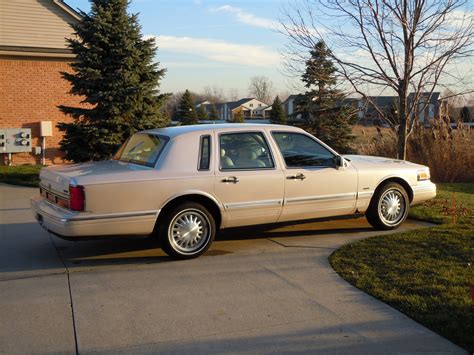 1997 Lincoln Town Car Pictures Cargurus