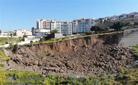 Colapsa muro de contención en Tijuana familias fueron evacuadas