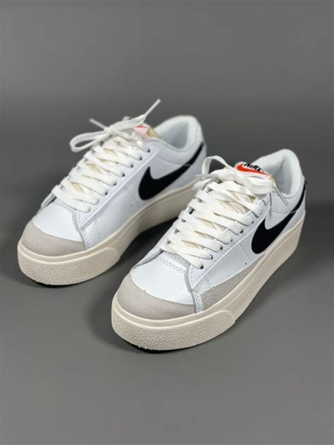 Nike Blazer Plataforma Strange Sneakers