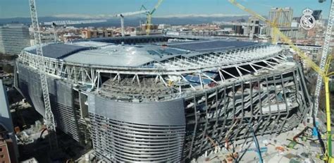 Así se ve la nueva fachada del Bernabéu con imágenes proyectadas