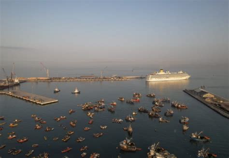 Crucero Costa Deliziosa Arriba Con M S De Visitantes Al Puerto De