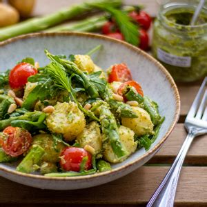 Kartoffelsalat Mit Fichtenspitzenpesto Dailyvegan