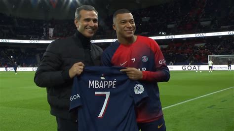 Kylian Mbappé Showcases 'Top Scoreur' Badge on PSG Jersey in Monaco ...