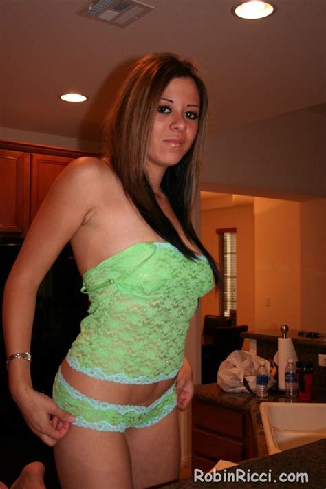 Pictures Of Teen Porn Girl Robin Ricci Bending Over To Show You Her Perfect Ass Porn Pictures